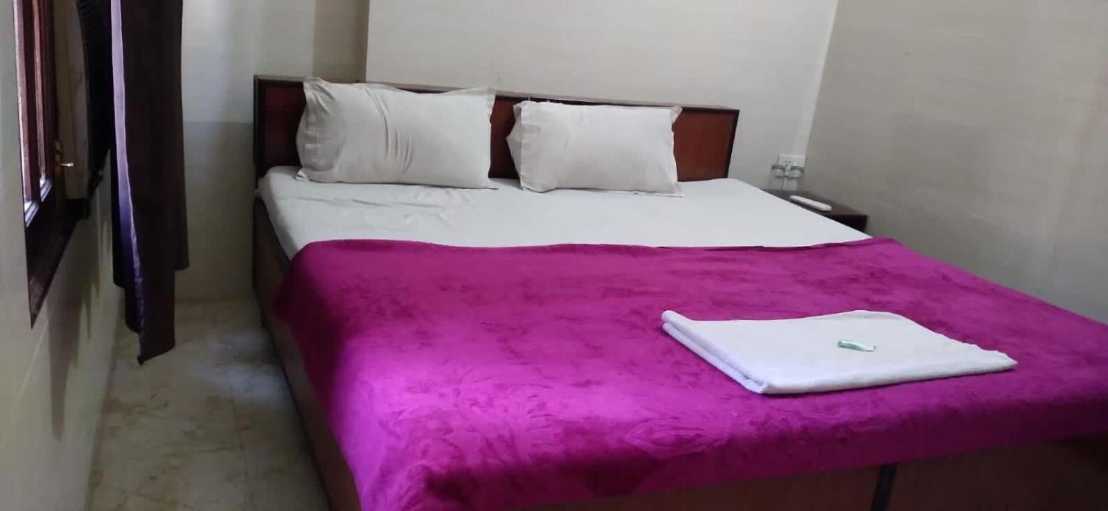 Raja Guest House -- Jalandhar Railway Station -- For Family, Couples, Travellers 외부 사진