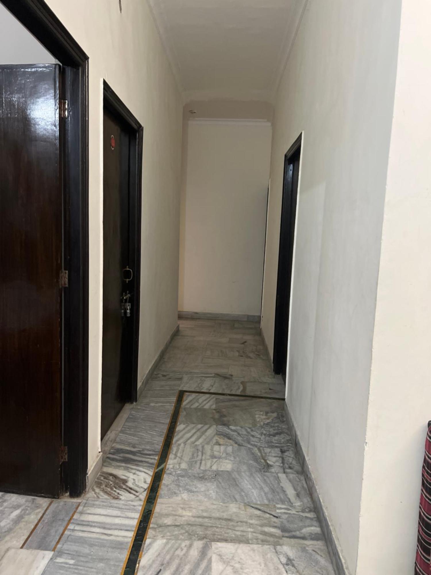 Raja Guest House -- Jalandhar Railway Station -- For Family, Couples, Travellers 외부 사진