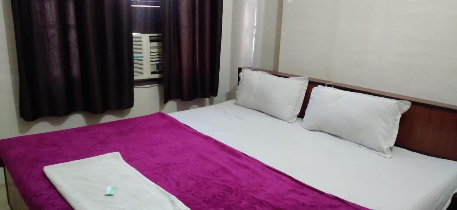 Raja Guest House -- Jalandhar Railway Station -- For Family, Couples, Travellers 외부 사진